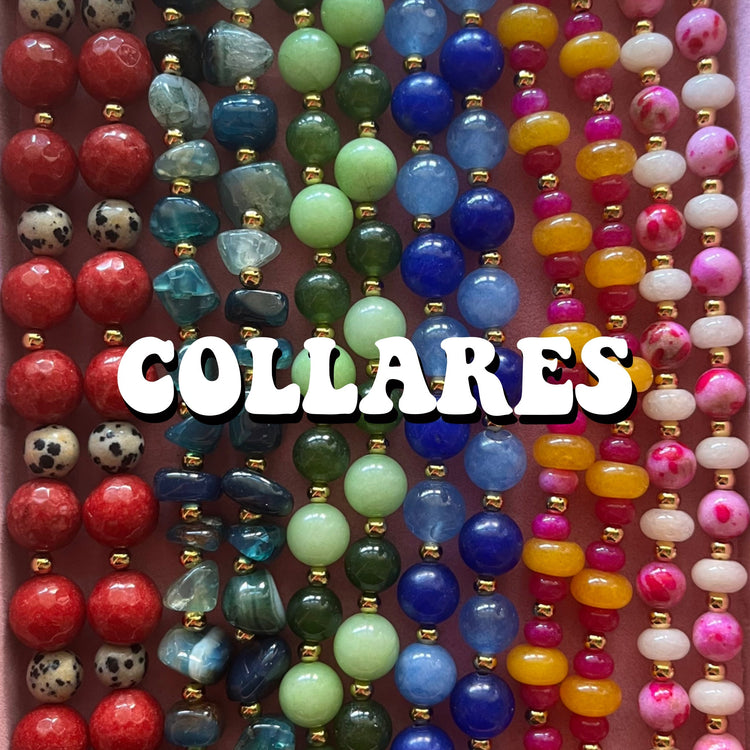Imagen de varios collares juntos