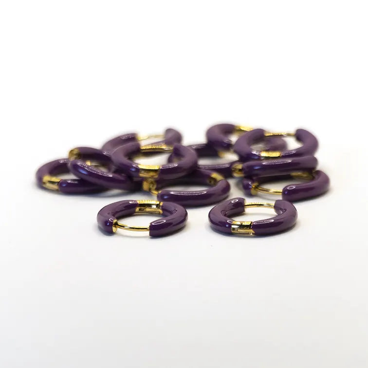 Aros dorados esmaltados, Morados