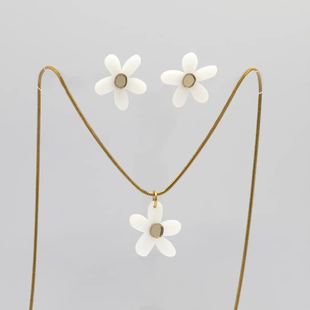 Conjunto Pendientes + Collar Blanco