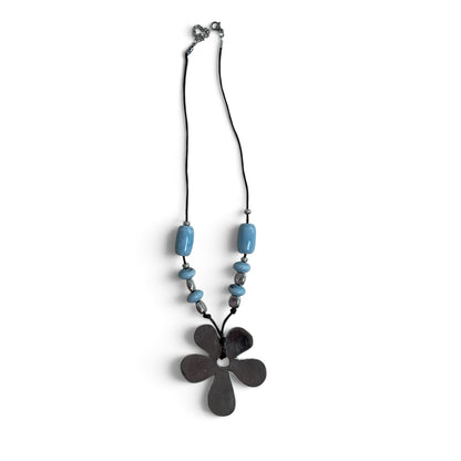 Collar cuerda flor