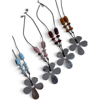 Collar cuerda flor
