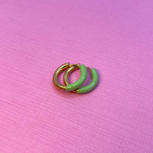 Aros esmalte mitad verde pistacho