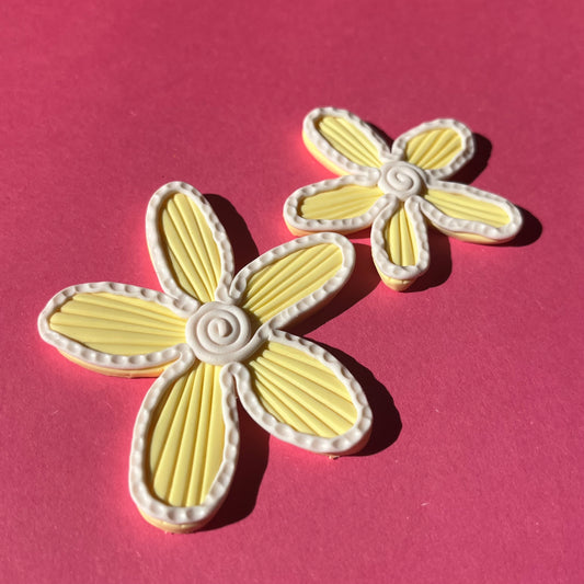 Anillo flor dúo amarillo mantequilla + blanco