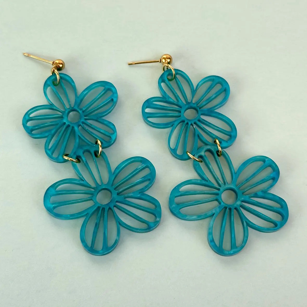 Flor celosía azul