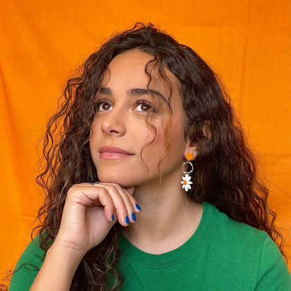 Daisies with silver hoop