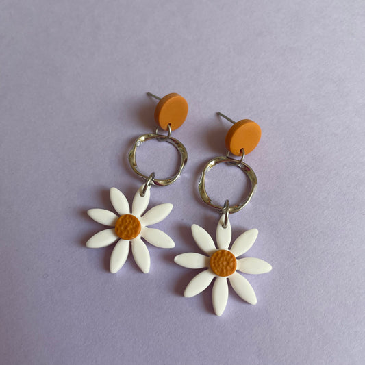 Daisies with silver hoop