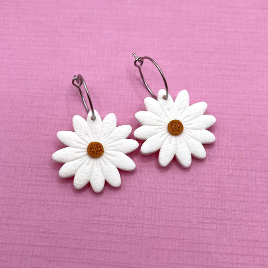 Mini hanging daisies