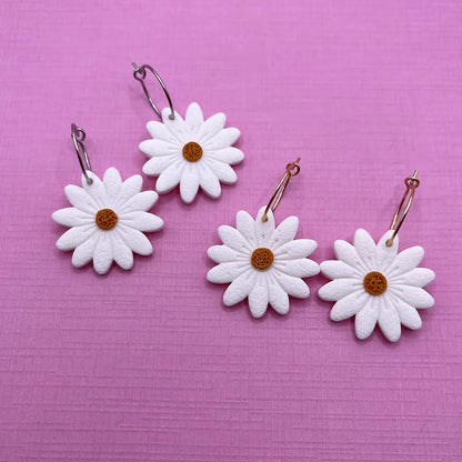 Mini hanging daisies